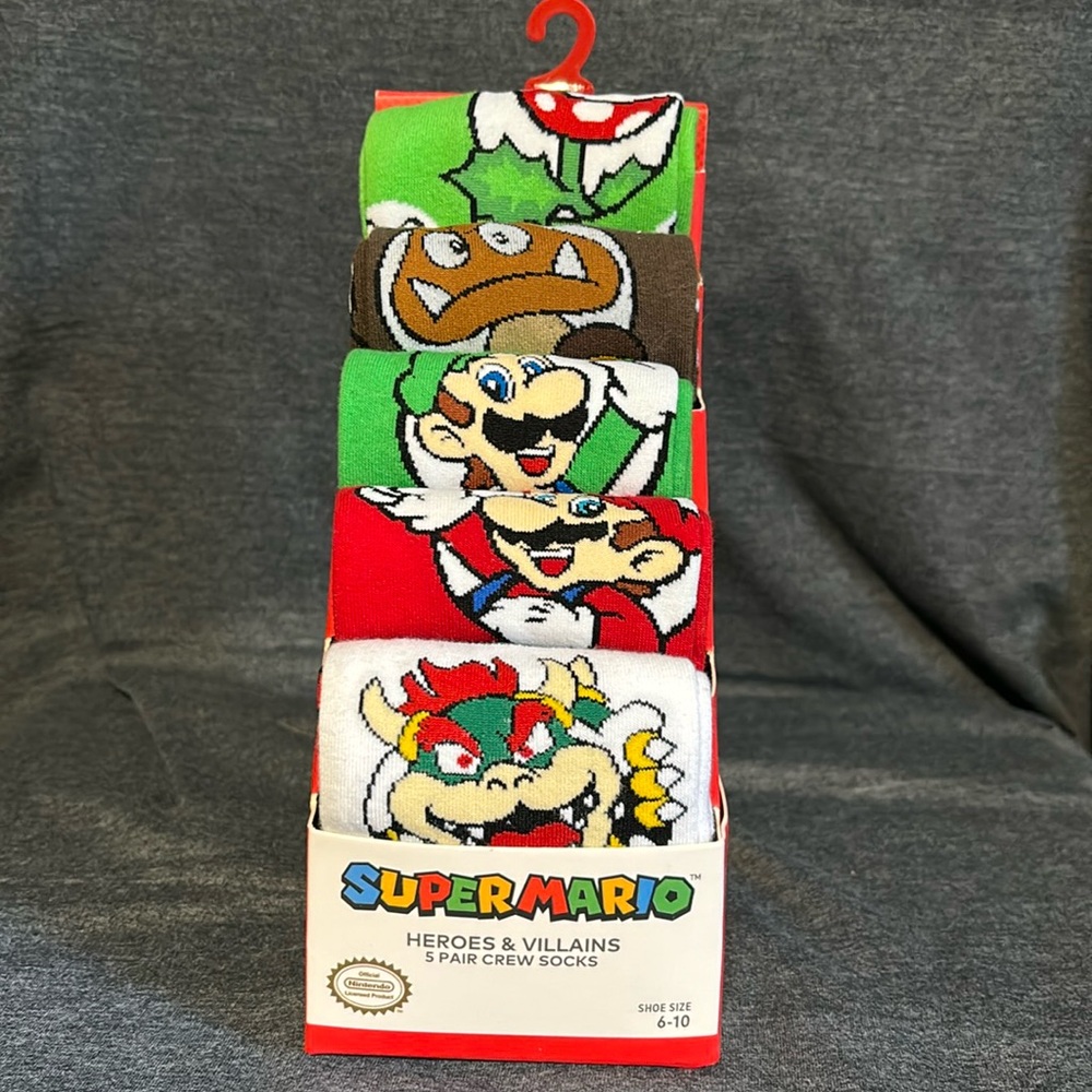 NEW Super Mario Heroes & Villains crew socks size 6-10